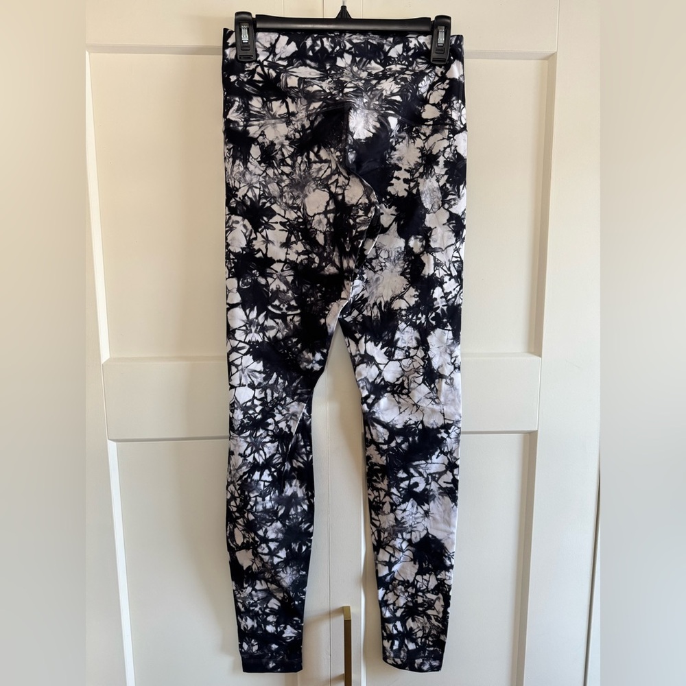Lululemon Athletica Black and White Tie-Dye Leggings - Picture 2 of 4